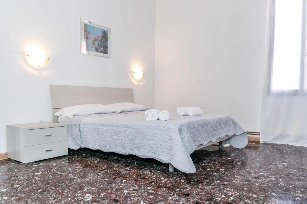 マルゲーラ11 Venice Garden Private Garden Parking Freeアパートメント エクステリア 写真
